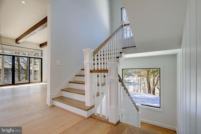 48A E LAKE DR, Annapolis, MD 21403