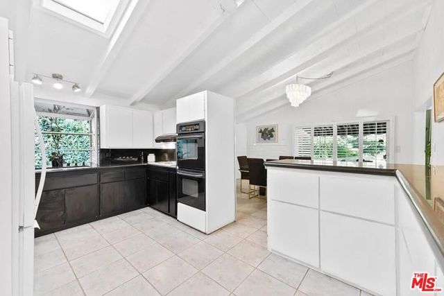 4363 Hayvenhurst Ave, Encino (los Angeles), CA 91436
