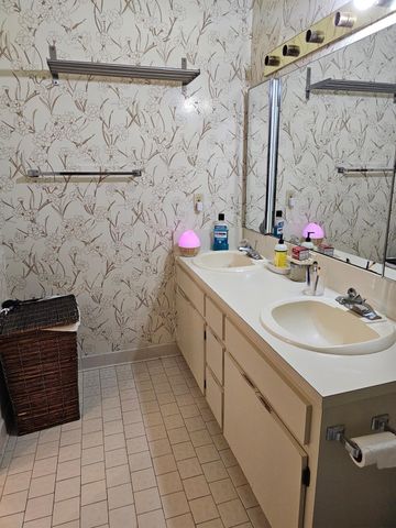 491 Springdale Circle, Palm Springs, FL 33461