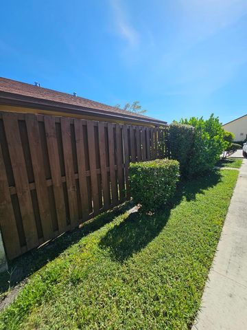 491 Springdale Circle, Palm Springs, FL 33461