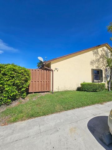 491 Springdale Circle, Palm Springs, FL 33461