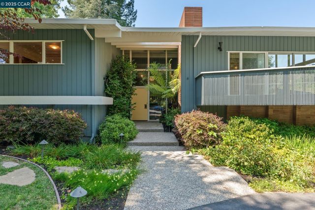 3806 Palo Alto Dr, Lafayette, CA 94549