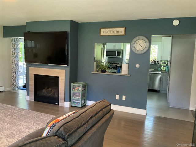 15 Brooker Drive, Newburgh, NY 12550