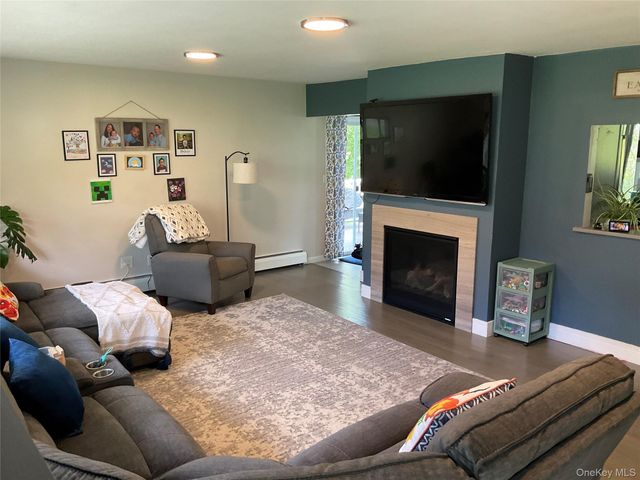 15 Brooker Drive, Newburgh, NY 12550