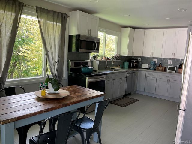 15 Brooker Drive, Newburgh, NY 12550