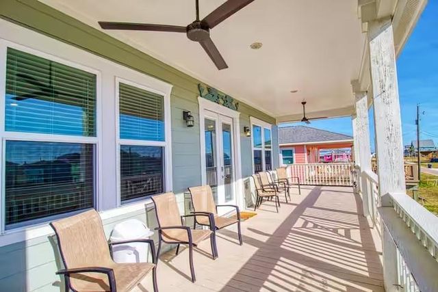 326 Sand Dune Court, Surfside Beach, TX 77541