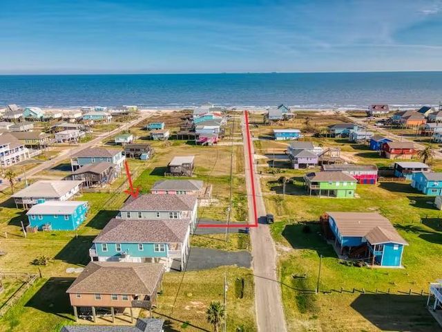 326 Sand Dune Court, Surfside Beach, TX 77541
