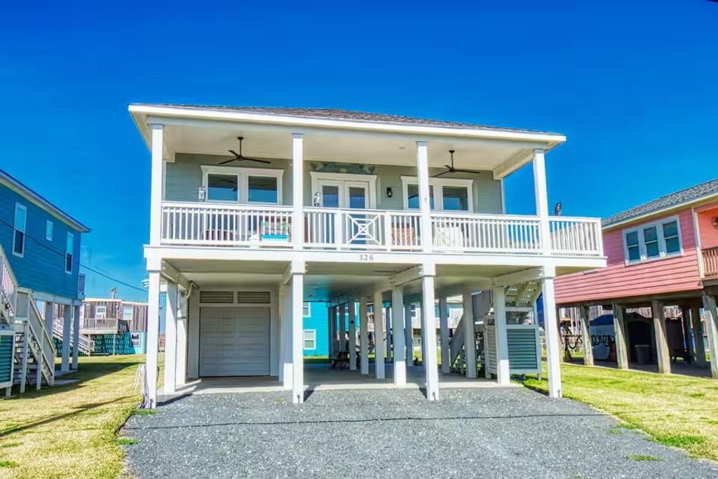 326 Sand Dune Court, Surfside Beach, TX 77541
