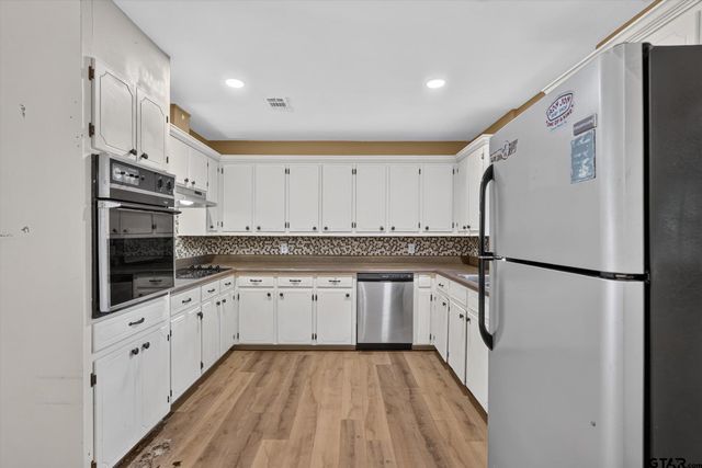 387 Avenue D, Point, TX 75472