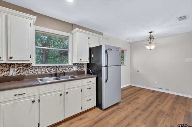 387 Avenue D, Point, TX 75472
