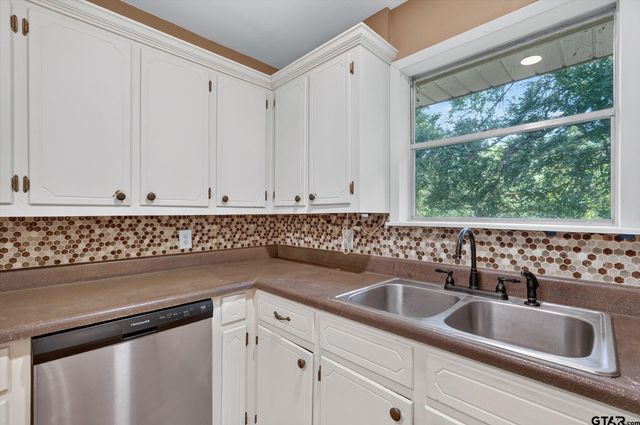 387 Avenue D, Point, TX 75472