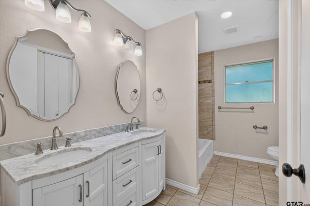 387 Avenue D, Point, TX 75472