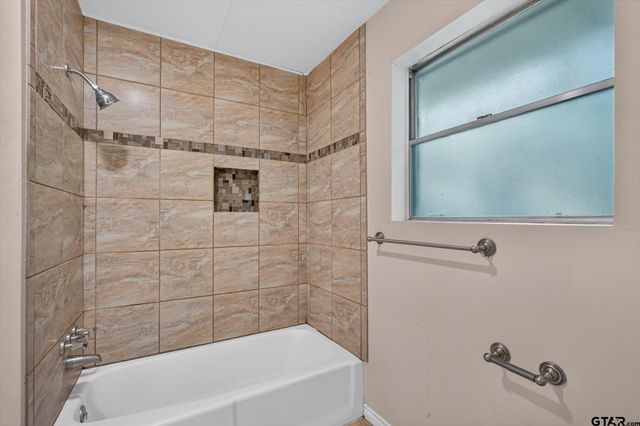 387 Avenue D, Point, TX 75472