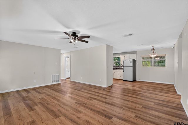 387 Avenue D, Point, TX 75472