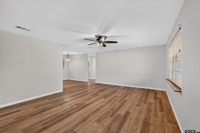 387 Avenue D, Point, TX 75472