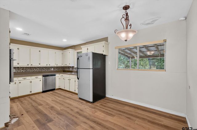 387 Avenue D, Point, TX 75472