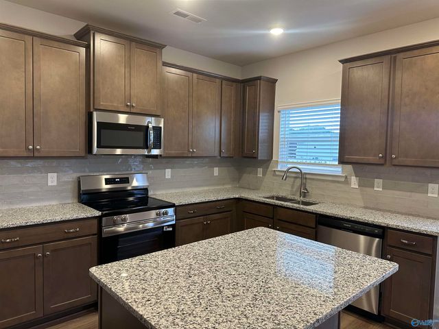 7325 Pine Run Lane SE, Owens Cross Roads, AL 35763