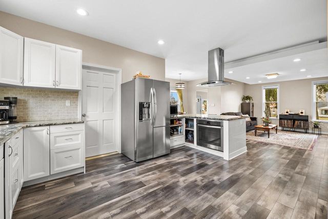 224 W Martin LANE, Milwaukee, WI 53207