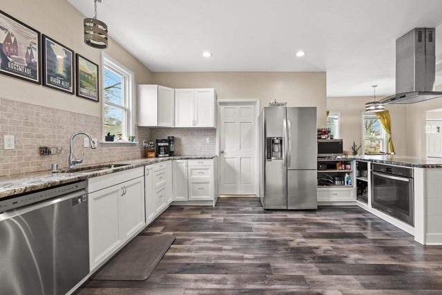 224 W Martin LANE, Milwaukee, WI 53207