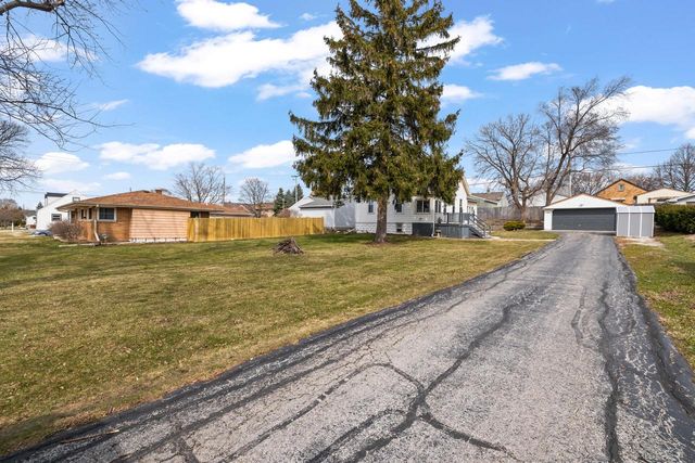 224 W Martin LANE, Milwaukee, WI 53207