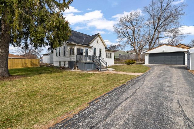 224 W Martin LANE, Milwaukee, WI 53207