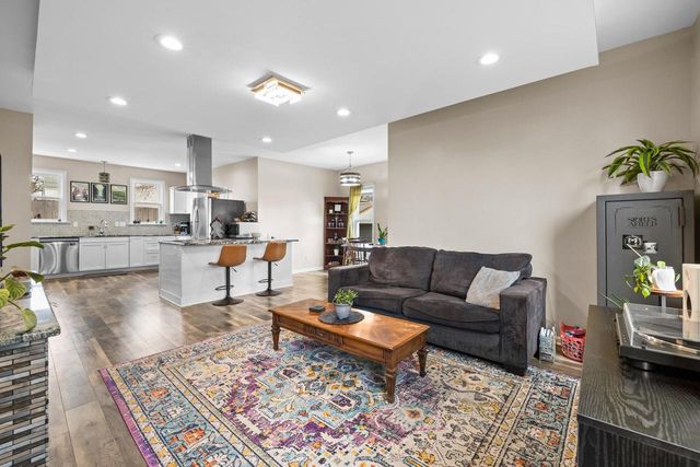 224 W Martin LANE, Milwaukee, WI 53207