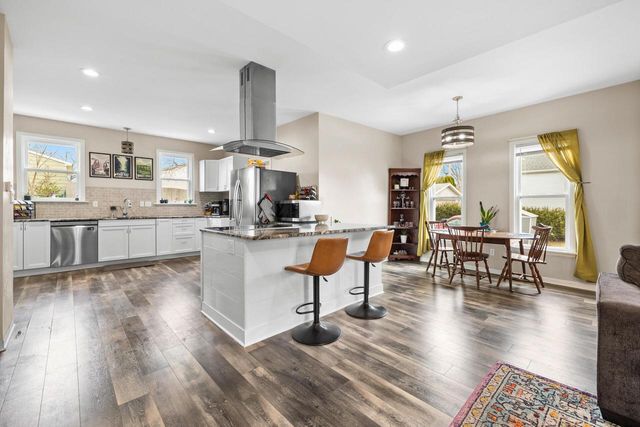 224 W Martin LANE, Milwaukee, WI 53207