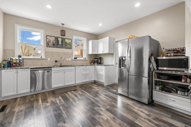 224 W Martin LANE, Milwaukee, WI 53207