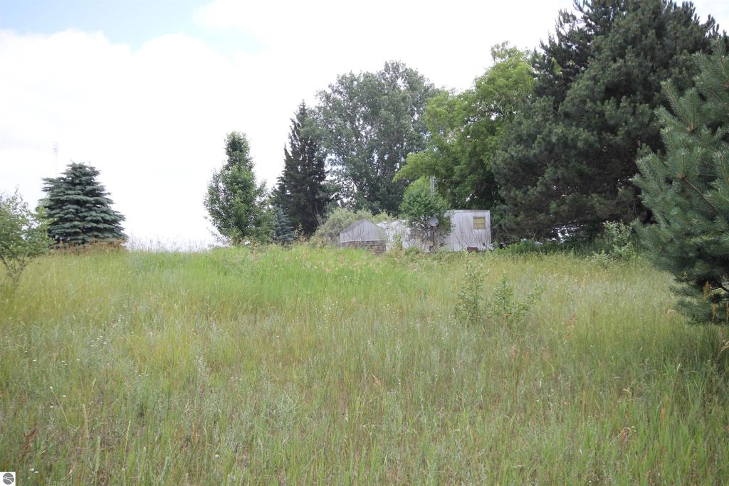 Image 22 of property listing at 2624 Hartman Road, Traverse City, MI 49685