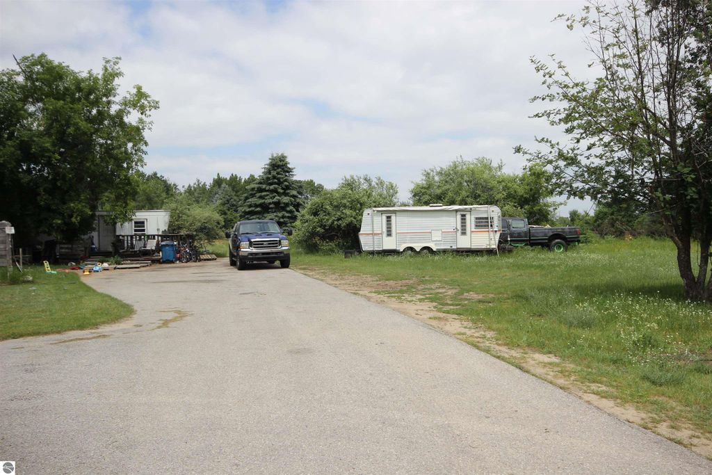 Image 27 of property listing at 2624 Hartman Road, Traverse City, MI 49685