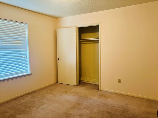 12614 Hunting Briar Drive, Houston, TX 77099