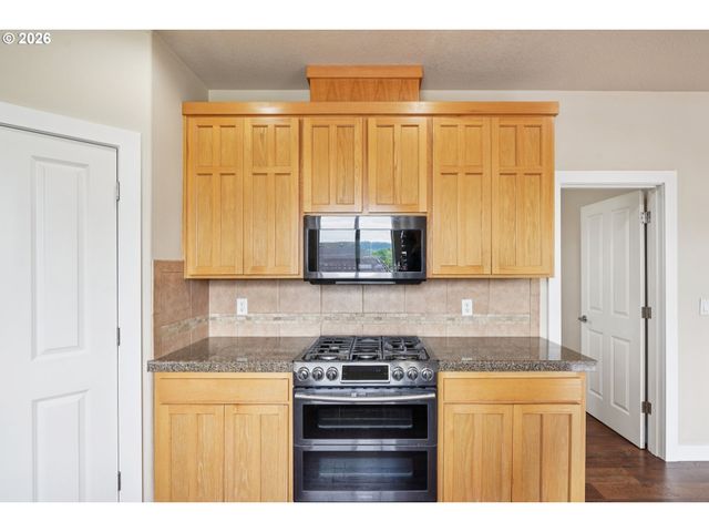 15965 LEO Ct, Oregon City, OR 97045