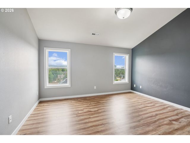 15965 LEO Ct, Oregon City, OR 97045