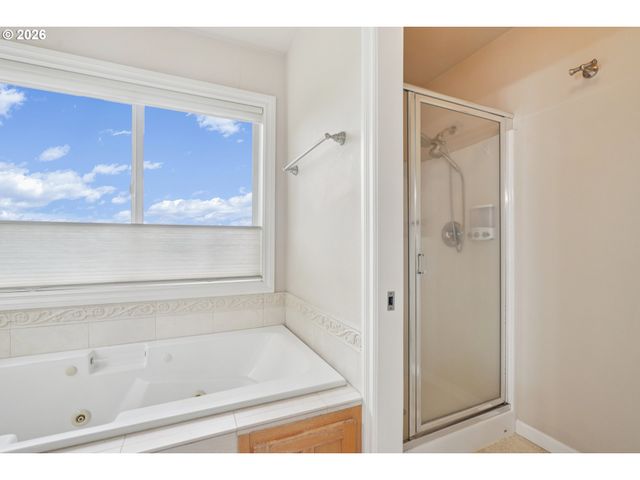 15965 LEO Ct, Oregon City, OR 97045