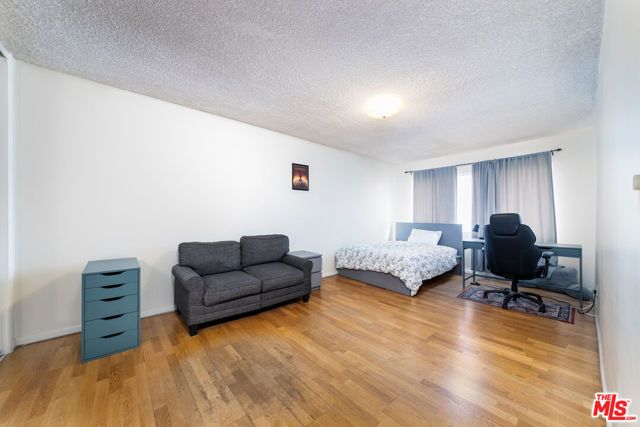 5232 Corteen Place 25, Valley Village, CA 91607