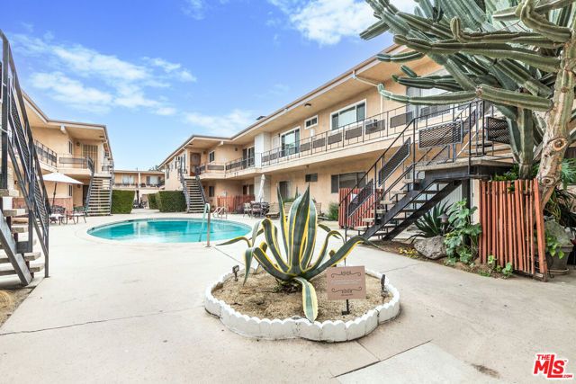 5232 Corteen Place 25, Valley Village, CA 91607