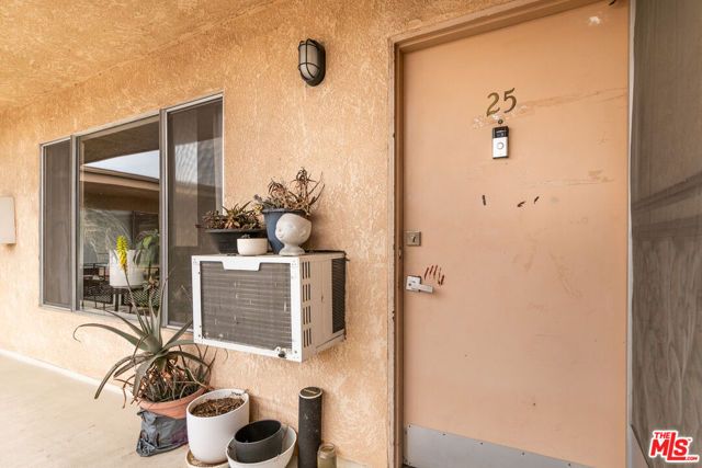 5232 Corteen Place 25, Valley Village, CA 91607