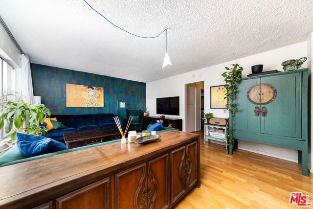 5232 Corteen Place 25, Valley Village, CA 91607
