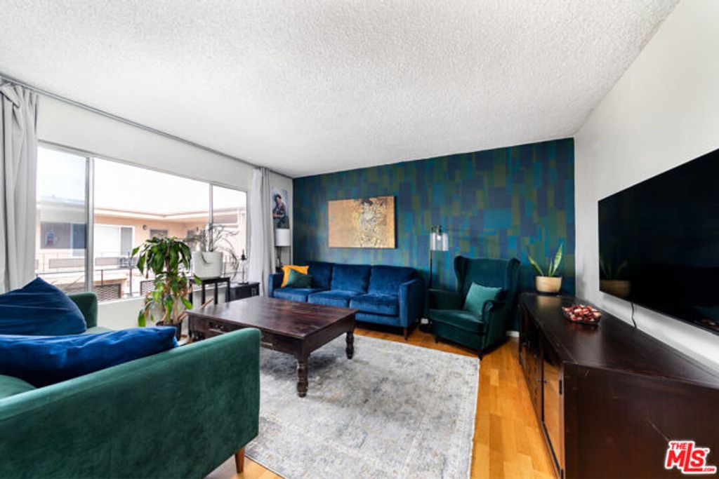 5232 Corteen Place 25, Valley Village, CA 91607