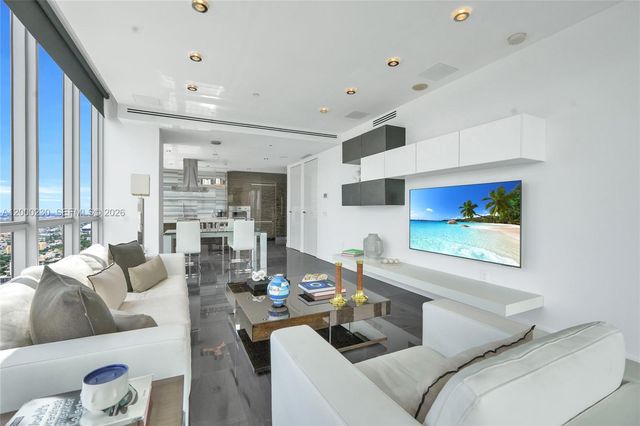 1100 Biscayne Blvd 6001, Miami, FL 33132