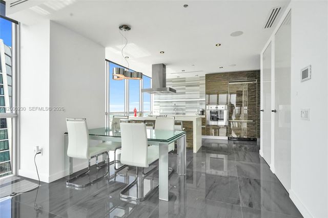 1100 Biscayne Blvd 6001, Miami, FL 33132