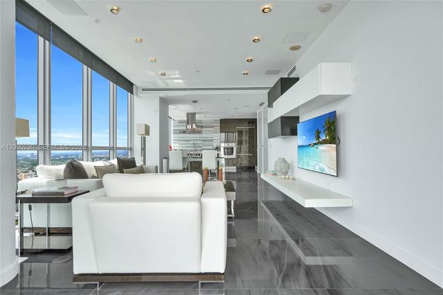 1100 Biscayne Blvd 6001, Miami, FL 33132