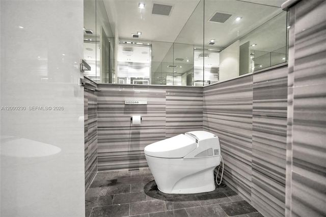 1100 Biscayne Blvd 6001, Miami, FL 33132