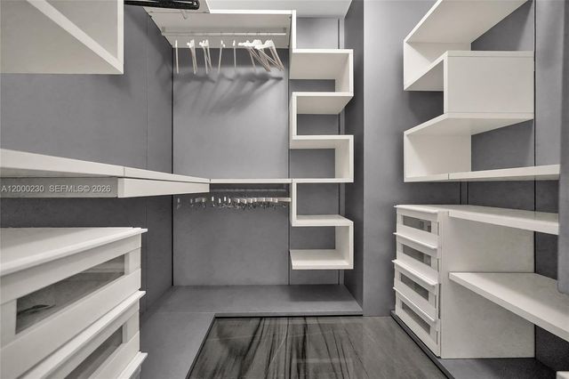 1100 Biscayne Blvd 6001, Miami, FL 33132