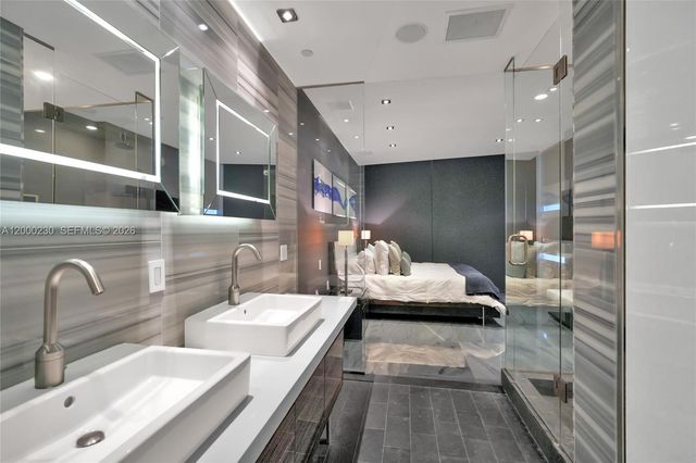 1100 Biscayne Blvd 6001, Miami, FL 33132