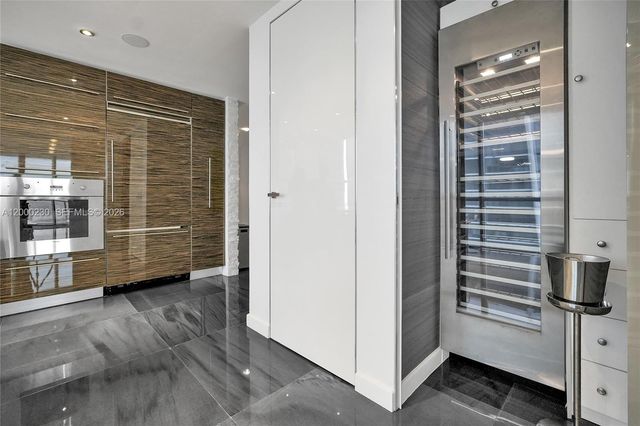 1100 Biscayne Blvd 6001, Miami, FL 33132