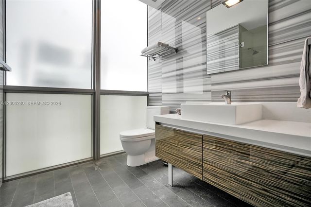 1100 Biscayne Blvd 6001, Miami, FL 33132