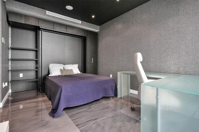 1100 Biscayne Blvd 6001, Miami, FL 33132