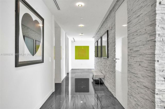 1100 Biscayne Blvd 6001, Miami, FL 33132