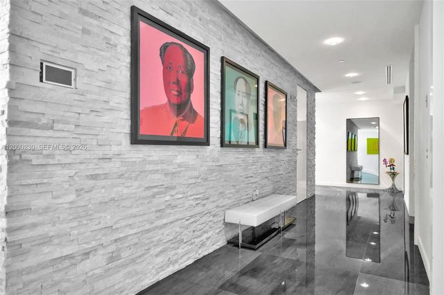 1100 Biscayne Blvd 6001, Miami, FL 33132